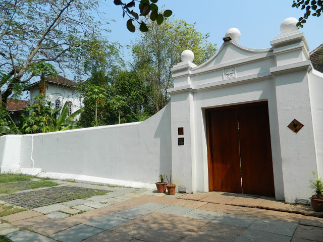 The entrance into Le Colonial proudly displays the VOC (Vereenigde Oost-Indische Compagnie, or Dutch East Inida Company) emblem, and the year 1506.